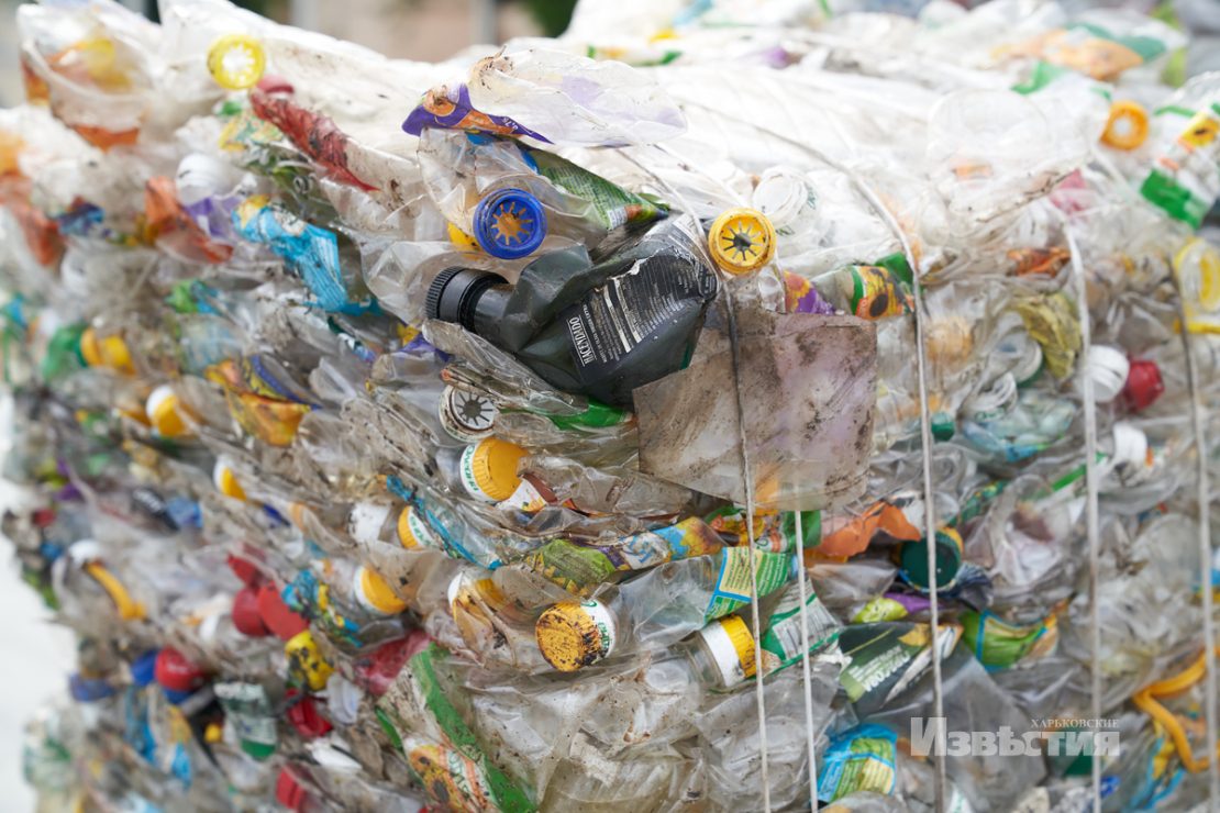 Тонна мусора: на площади Конституции прошла эковыставка фото 9 8