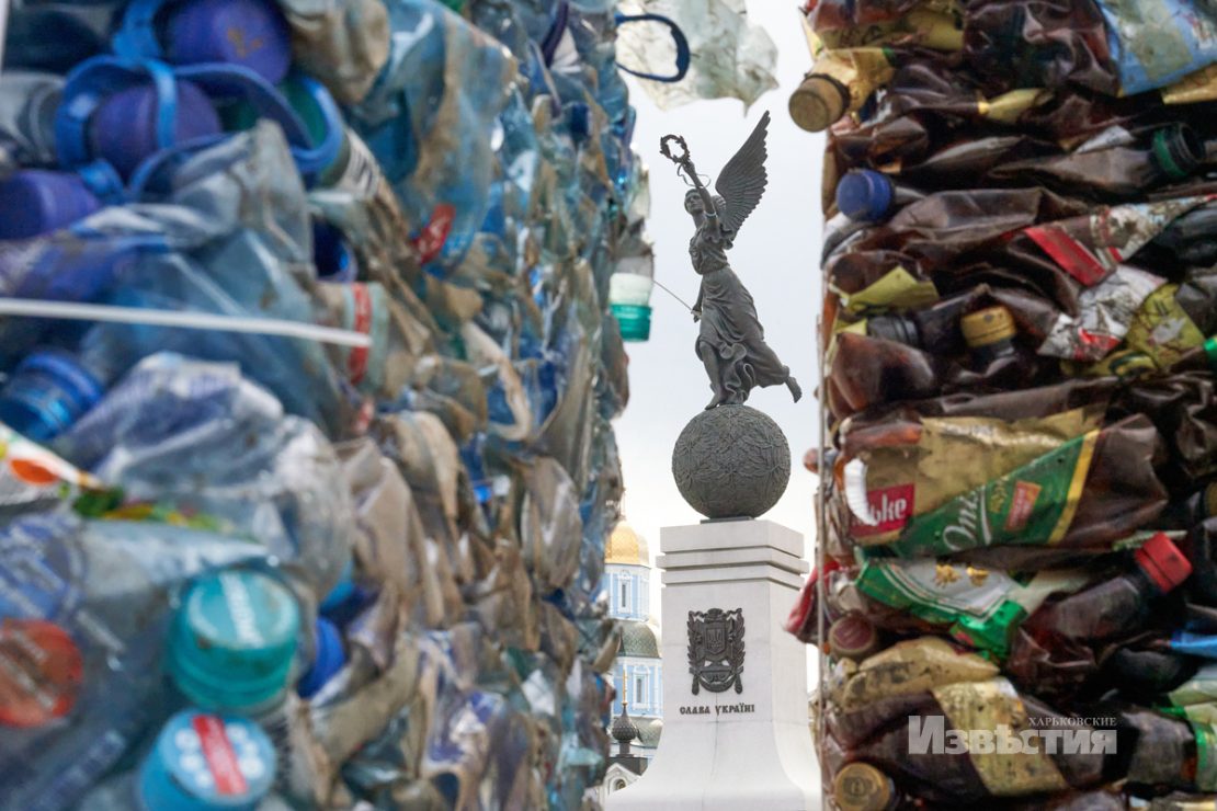 Тонна мусора: на площади Конституции прошла эковыставка фото 11 10