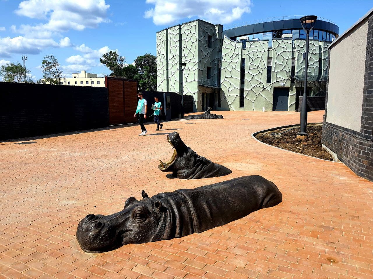 Смотри фото и видео: в Харькове открыли зоопарк после реконструкции фото 17 16