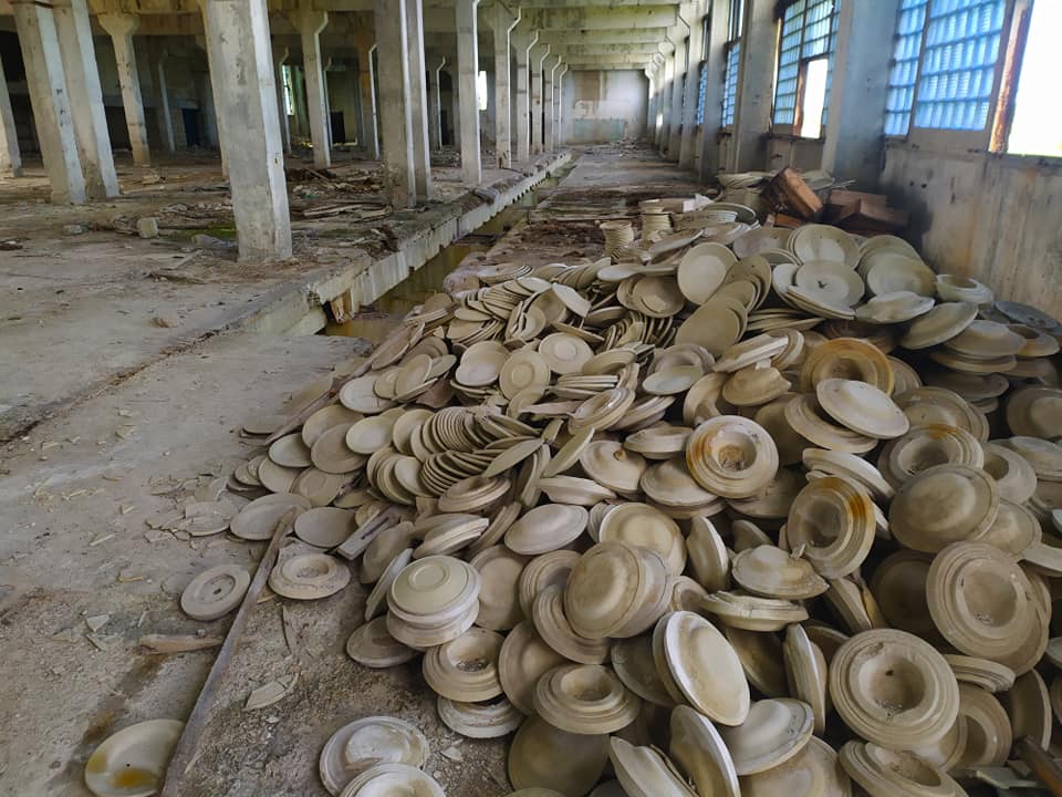 Видеофакт: в Будах под Харьковом взорвали здание легендарного фаянсового завода фото 2 1