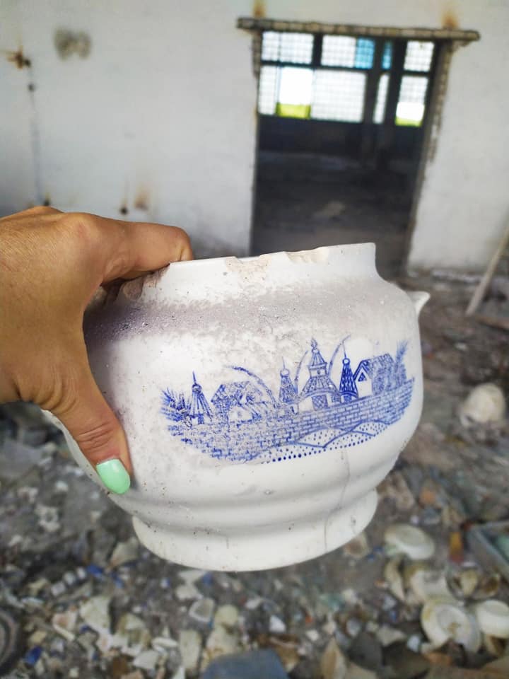 Видеофакт: в Будах под Харьковом взорвали здание легендарного фаянсового завода фото 3 2