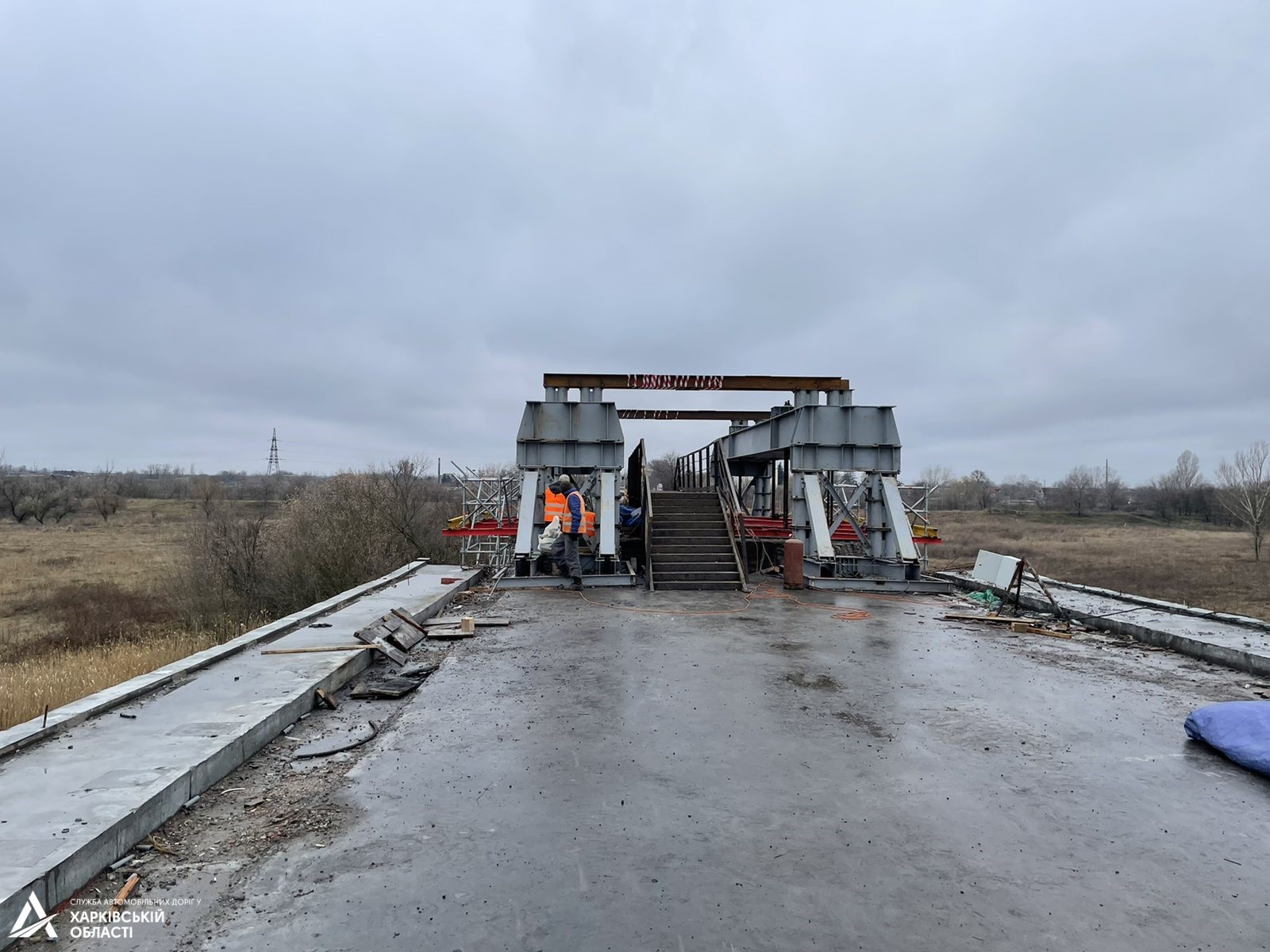 Как объехать: на границе Харьковской области ремонтируют мост фото 3 2