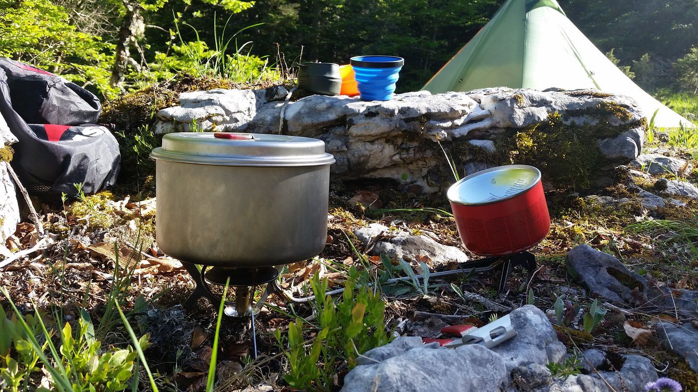 На чем приготовить еду, если отключат свет и газ.