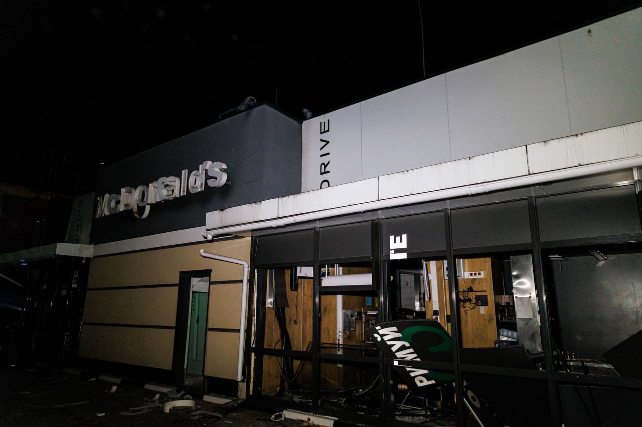 Ночной обстрел Харькова: под ударами снова жилые дома и станции метро.