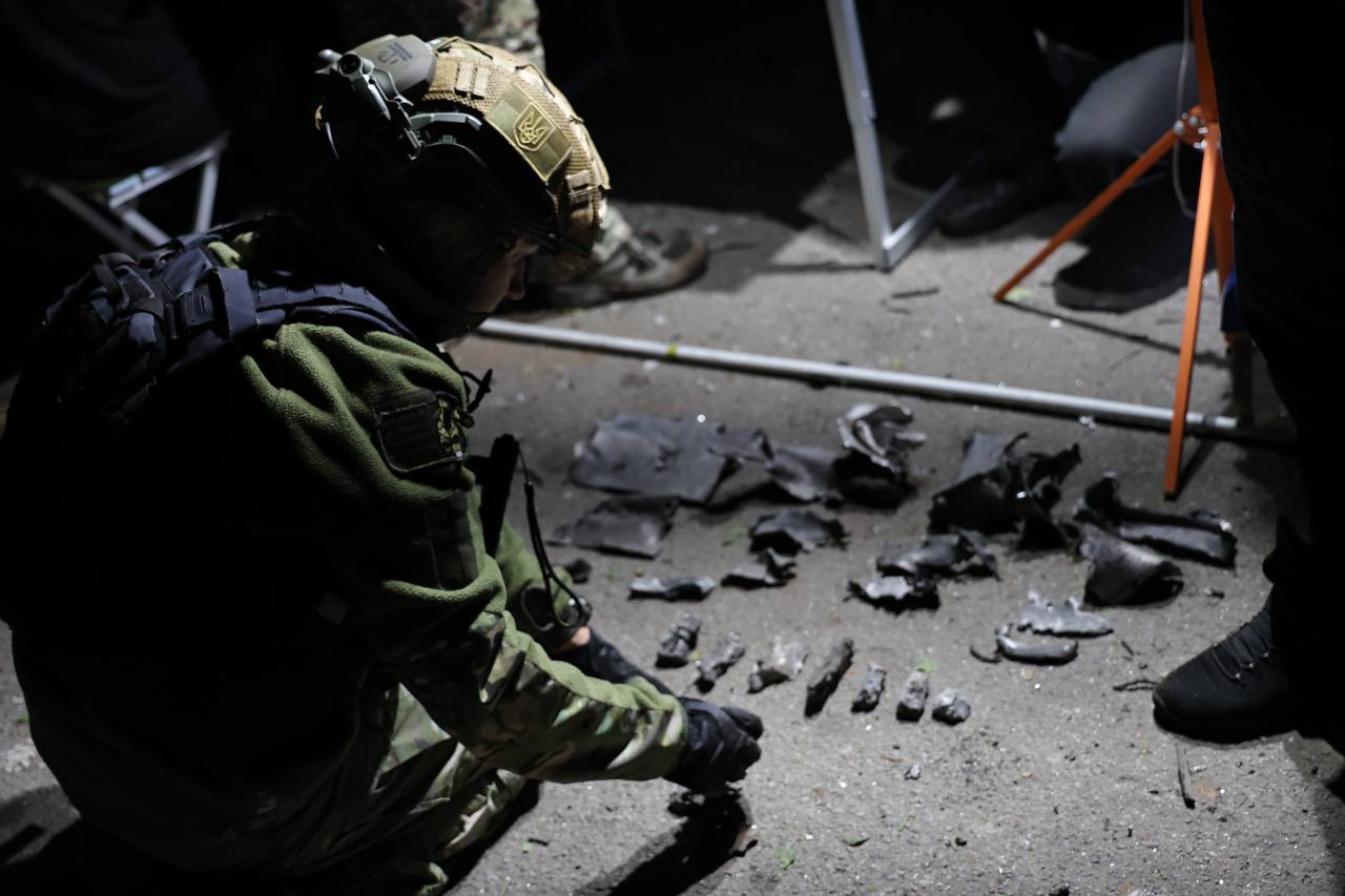 В прокуратуре показали последствия обстрела Шевченковского района.