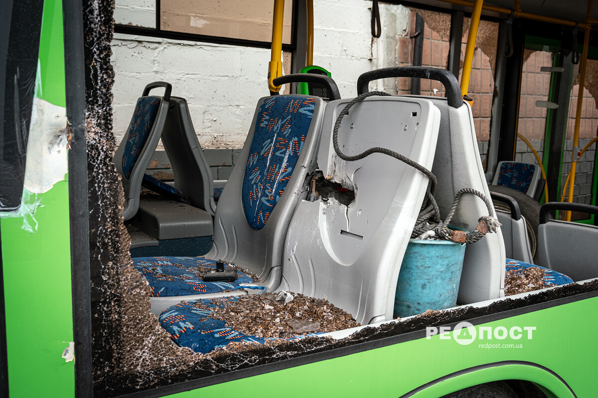 Повреждены почти все &laquo;Карсаны&raquo; и 58% троллейбусов: что осталось от городского транспорта в Харькове.