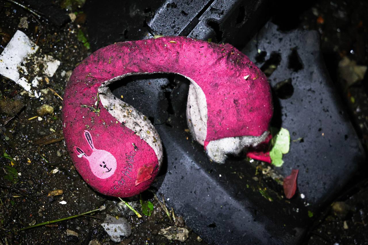 В прокуратуре показали последствия обстрела Шевченковского района.