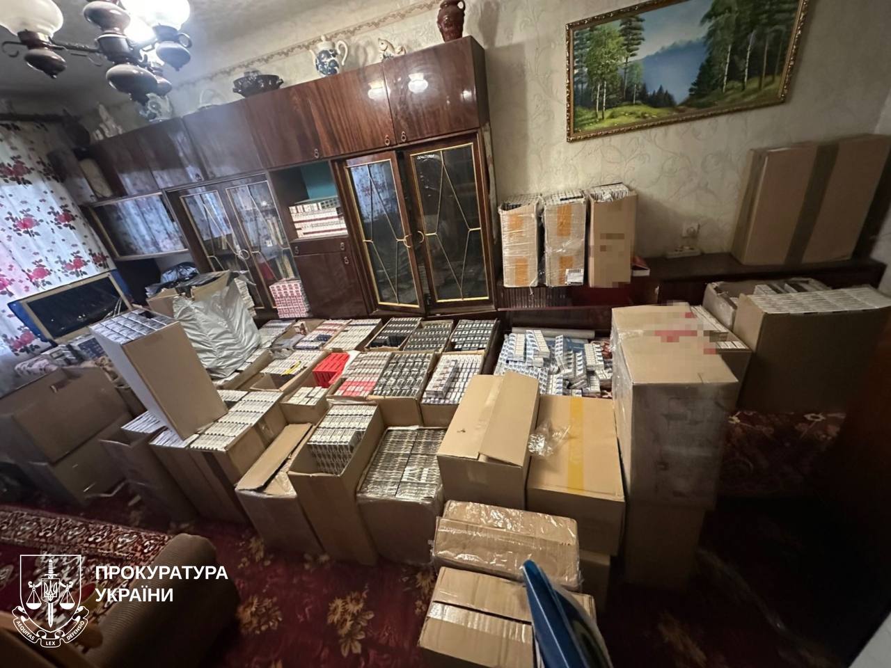 Миллионные обороты: в Харькове раскрыли теневой бизнес по продажи контрафактных сигарет.