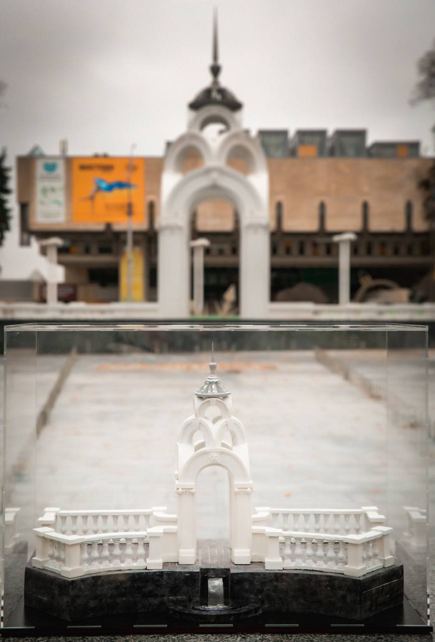 В Харькове испекли Зеркальную струю в миниатюре фото 2 1