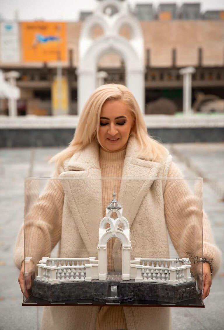 В Харькове испекли Зеркальную струю в миниатюре фото 1