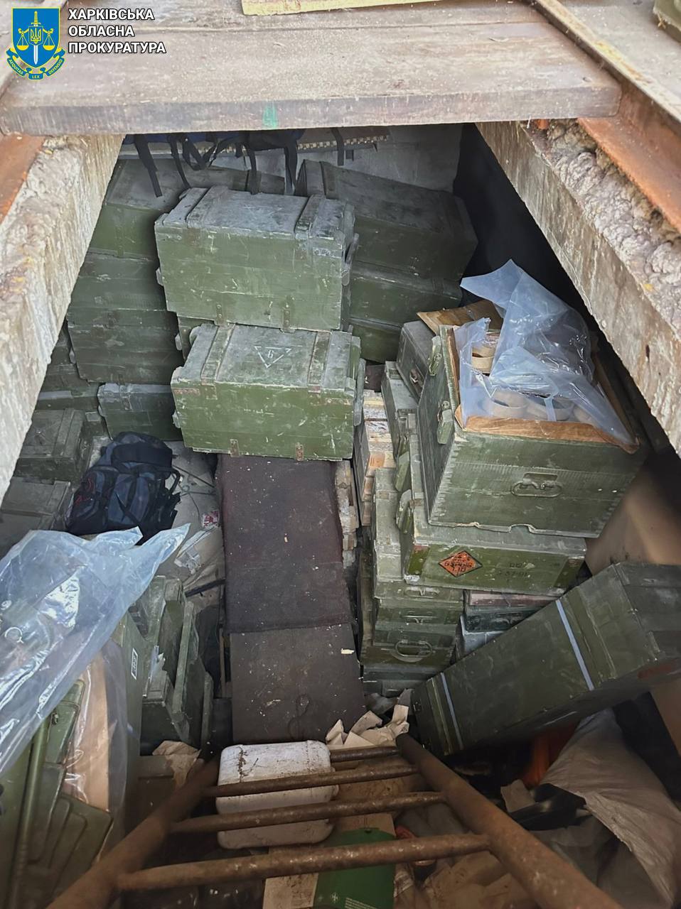 В Харькове обнаружили российский арсенал оружия для диверсионных групп.