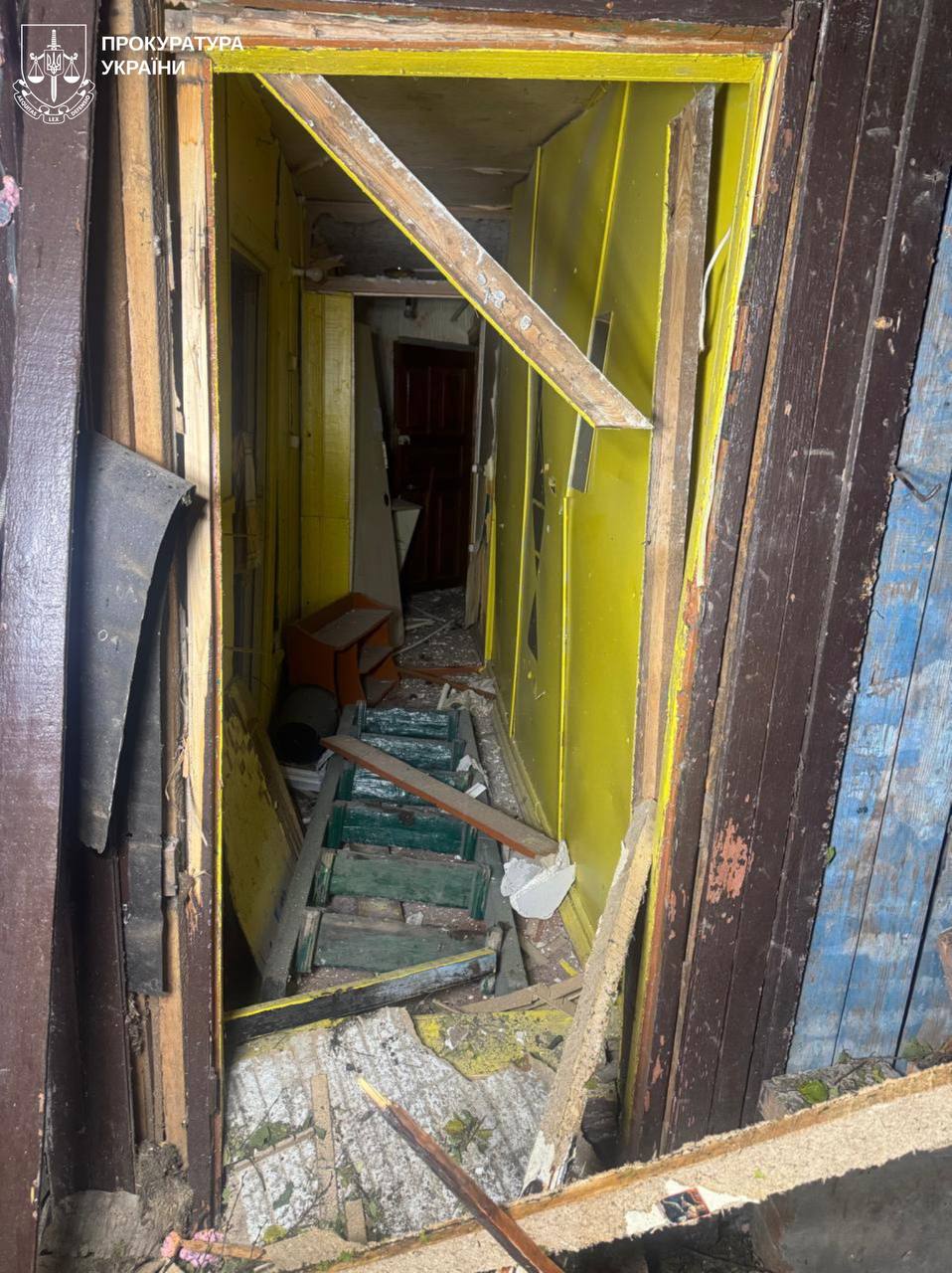 Вночі РФ вдарила по Харкову КАБами та безпілотниками, є постраждалі.