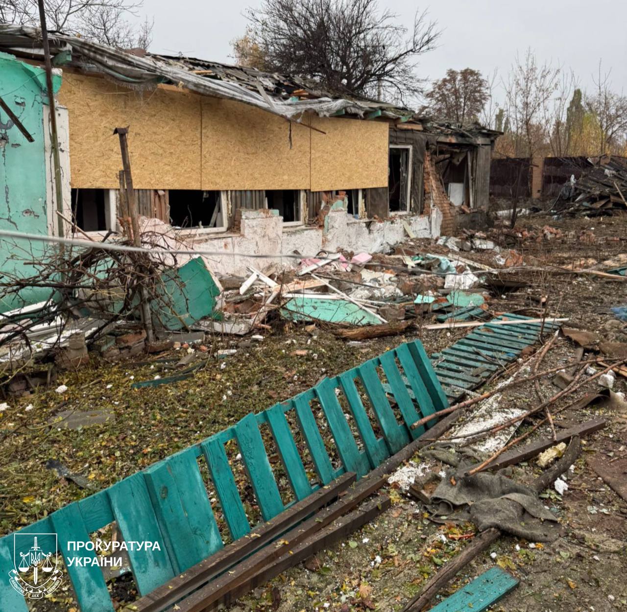 Вночі РФ вдарила по Харкову КАБами та безпілотниками, є постраждалі (фото) фото 1