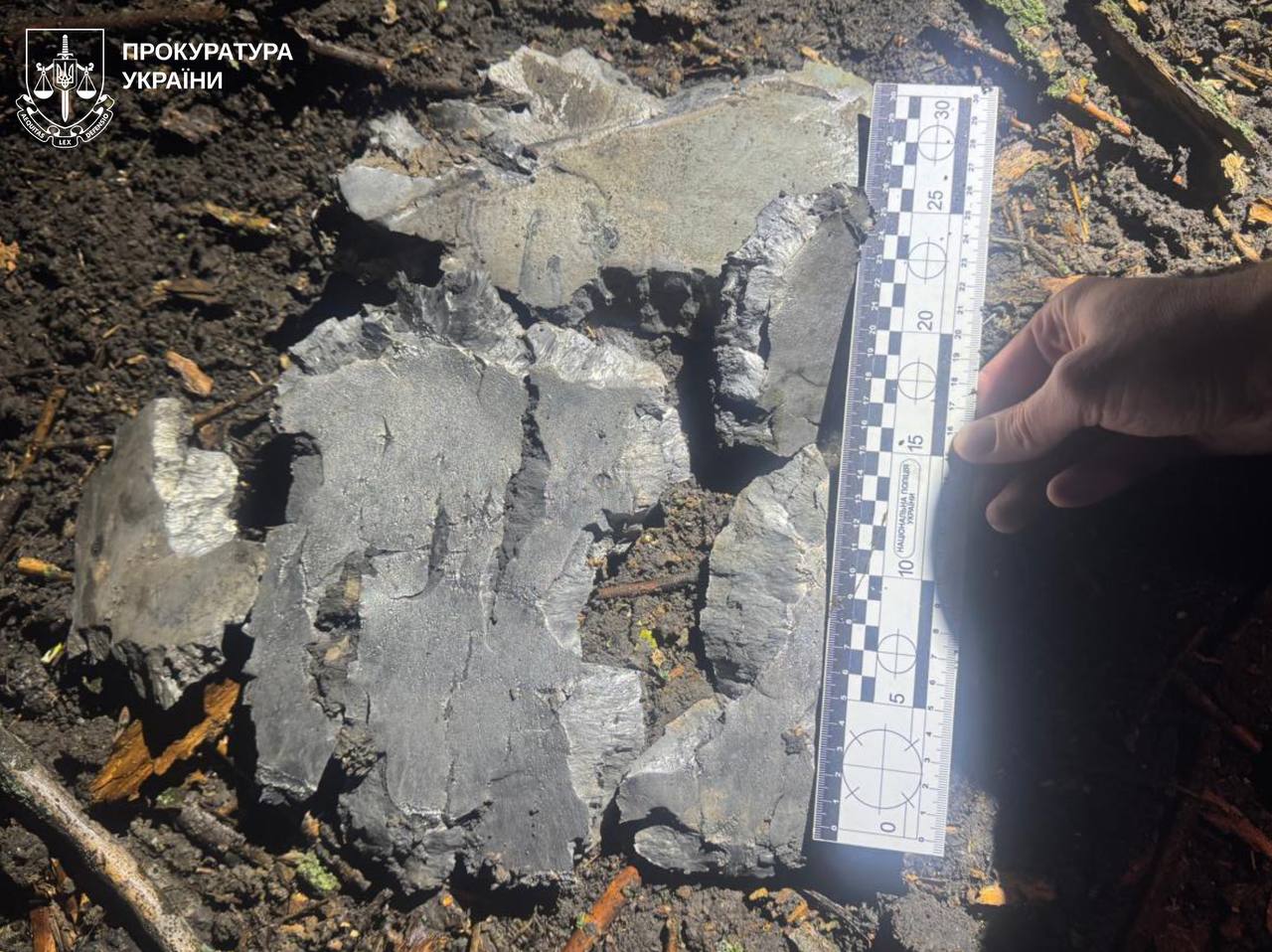 Вночі РФ вдарила по Харкову КАБами та безпілотниками, є постраждалі.