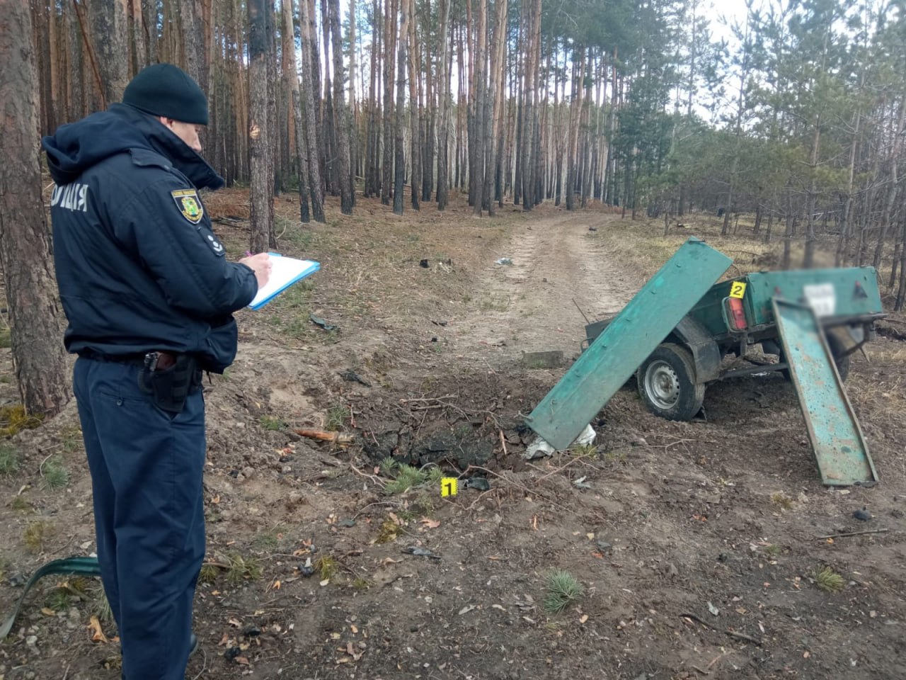 В Харьковской области автомобиль наехал на противотанковую мину (фото) -  Харьков Vgorode.ua