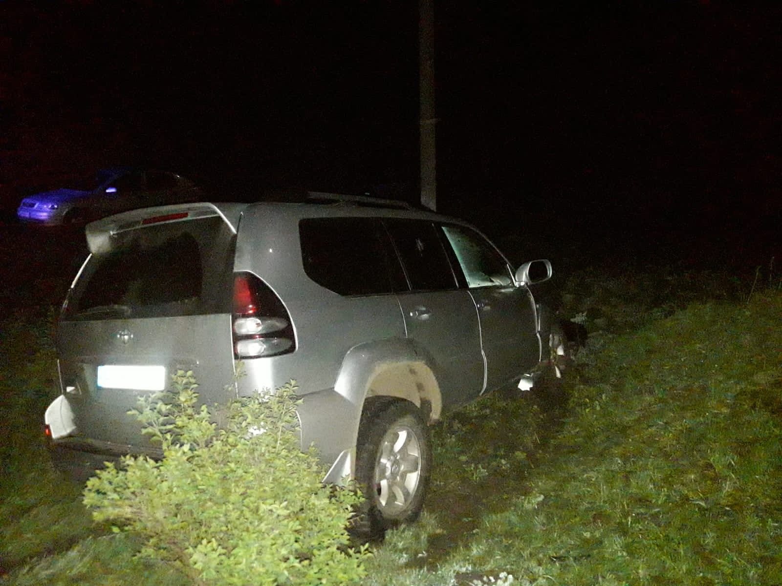 Під Харковом перекинувся Toyota Cruiser із пасажирами.