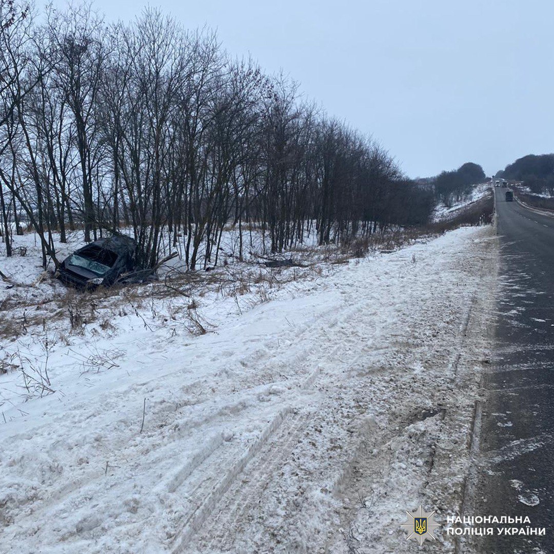 Под Харьковом в ДТП погиб младенец, двое пассажиров получили травмы.