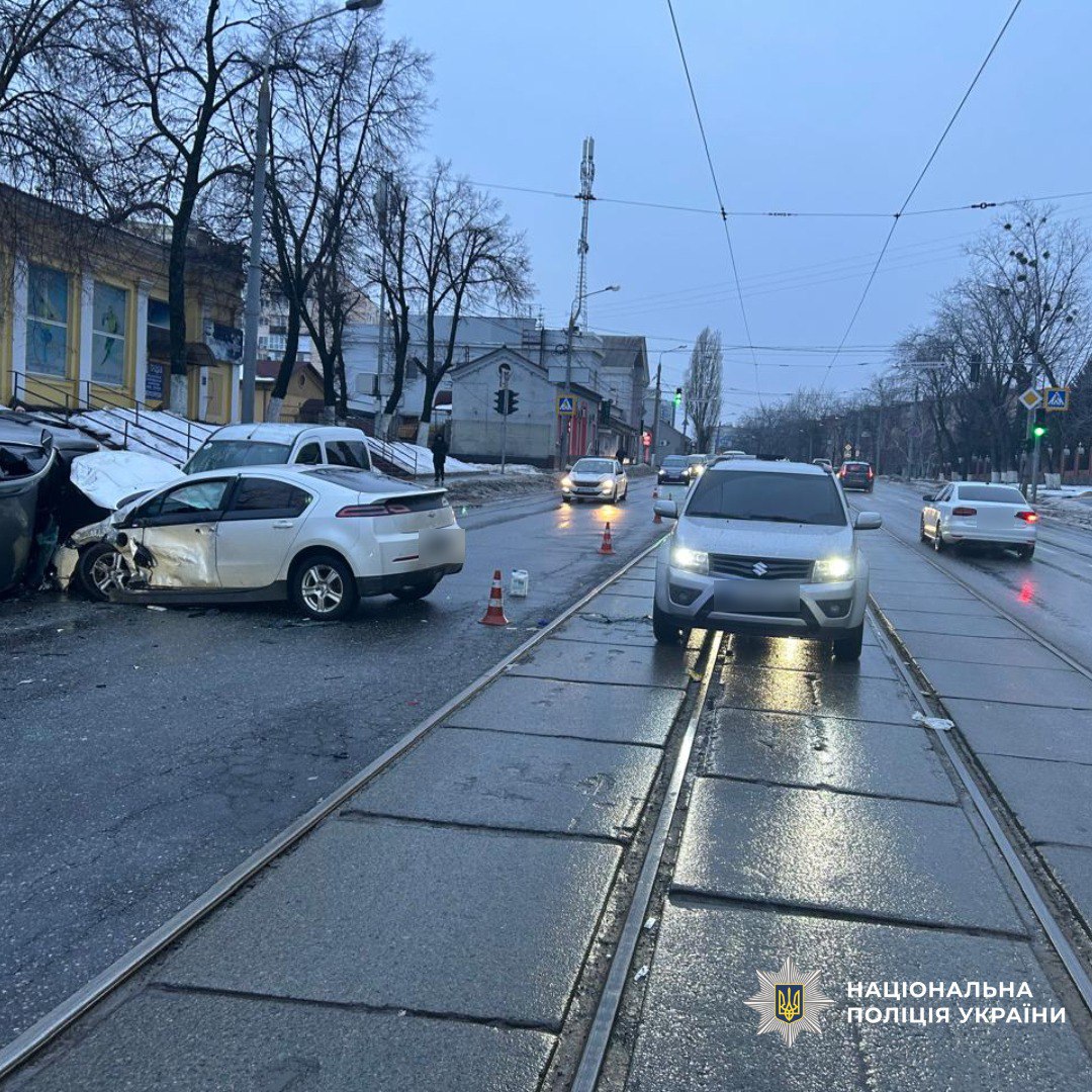 На Полтавском Шляху автомобиль насмерть сбил женщину.