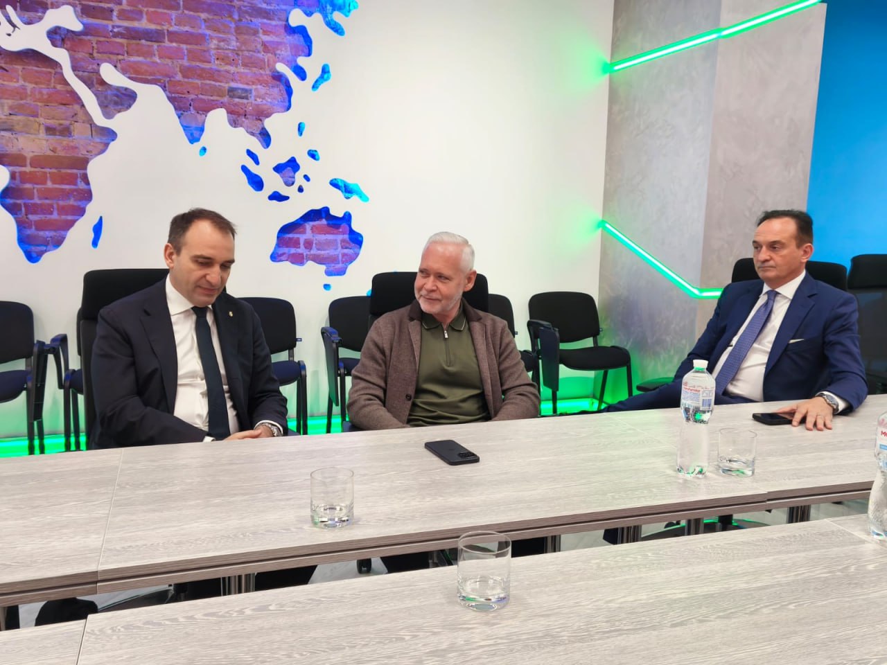 Харьков получит 10 автобусов от итальянского Турина.