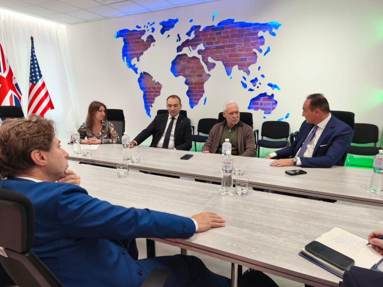 Харьков получит 10 автобусов от итальянского Турина.