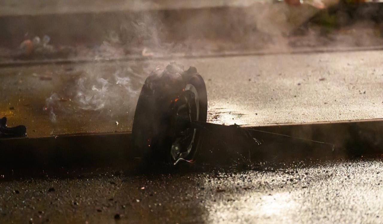 Вибух автомобіля на паркуванні супермаркету: поліція поки що не називає НП на Олексіївці терактом.