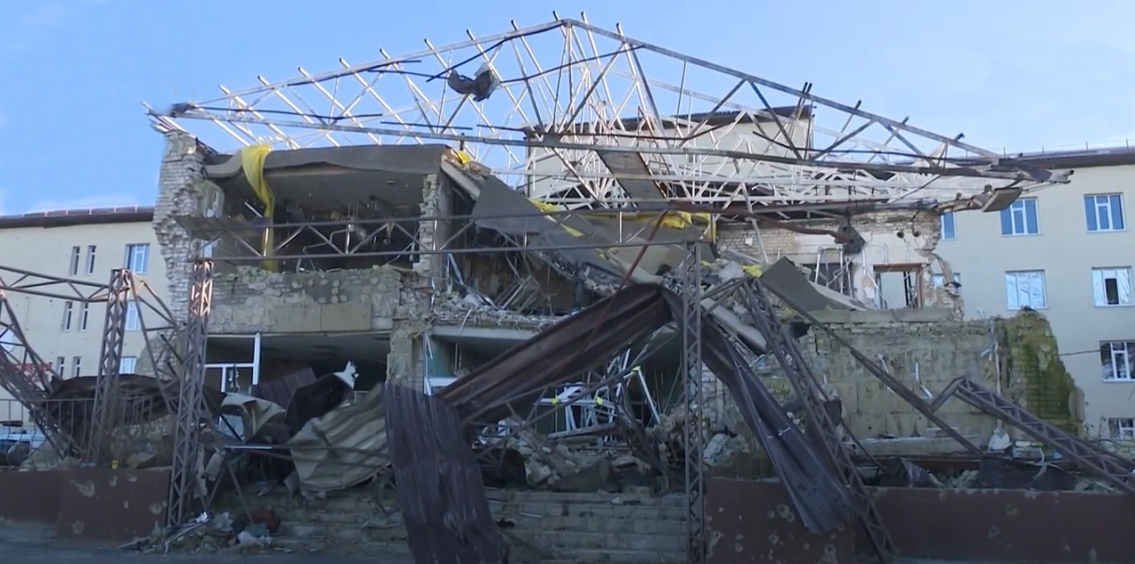 Світові кінозірки збирають гроші на лікарню в Ізюмі