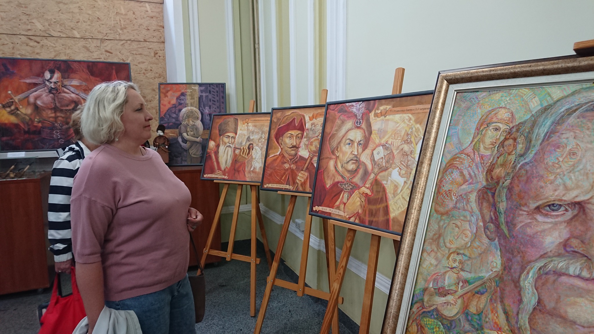 "Terra Cosaccorum": в Харькове открылась выставка арт-объектов, посвященных украинскому рыцарству.