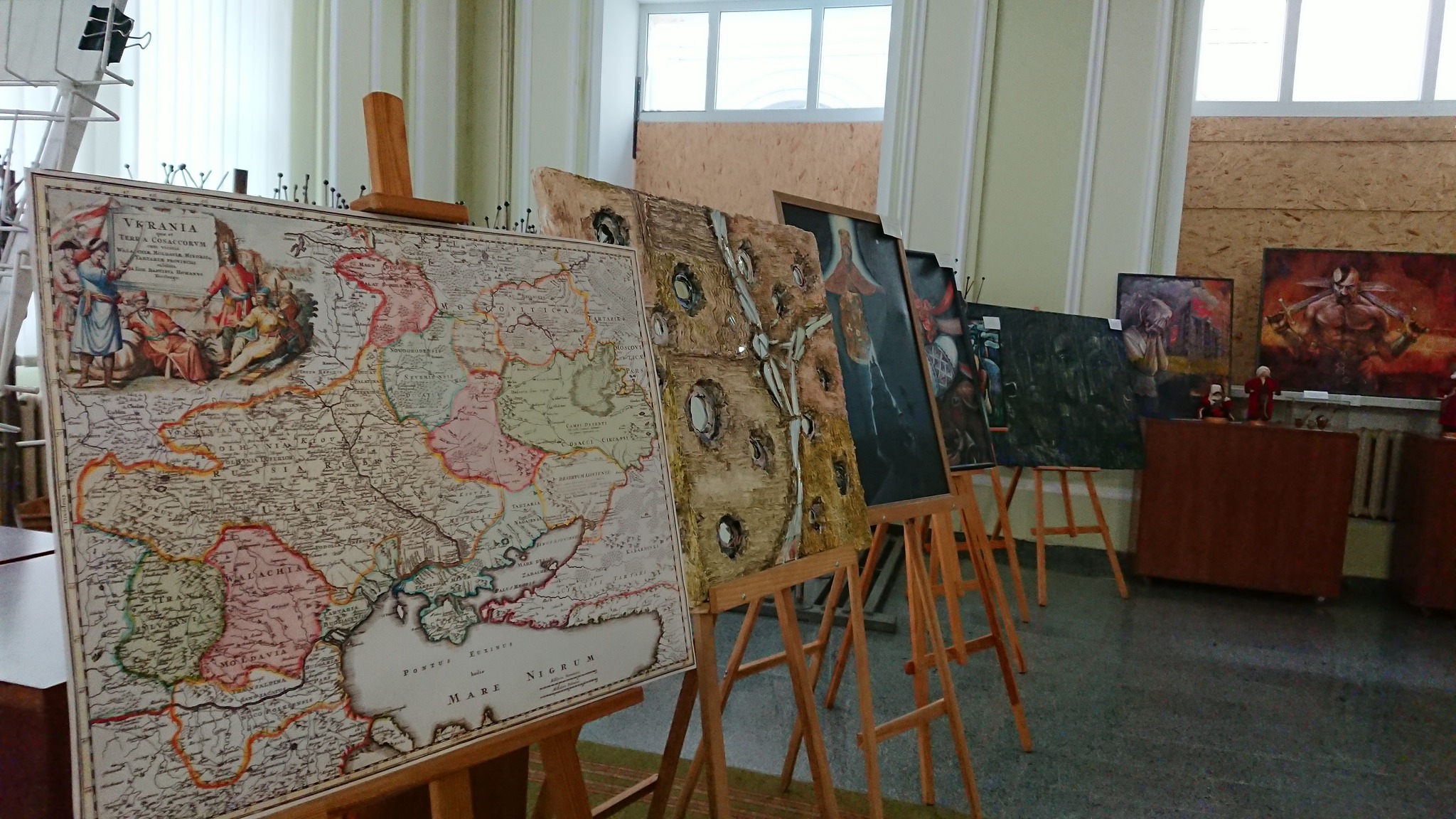 "Terra Cosaccorum": в Харькове открылась выставка арт-объектов, посвященных украинскому рыцарству.