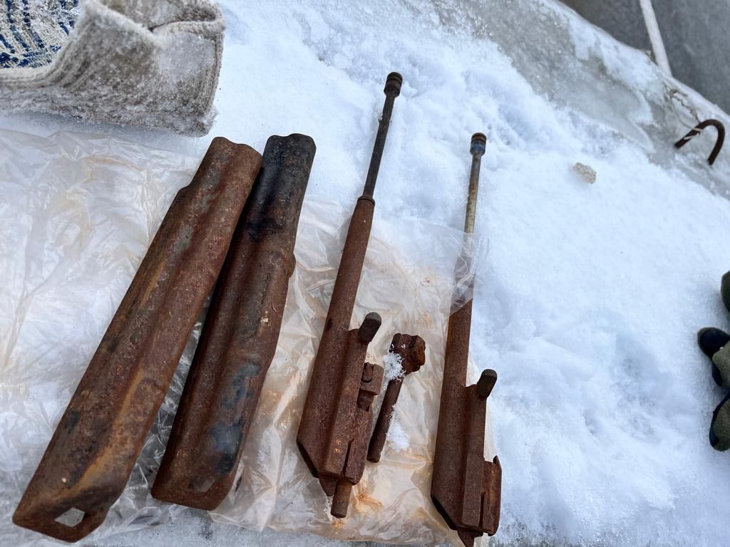 Під час в'їзду до Харкова на блокпостах затримали кілька автомобілів із гранатами.