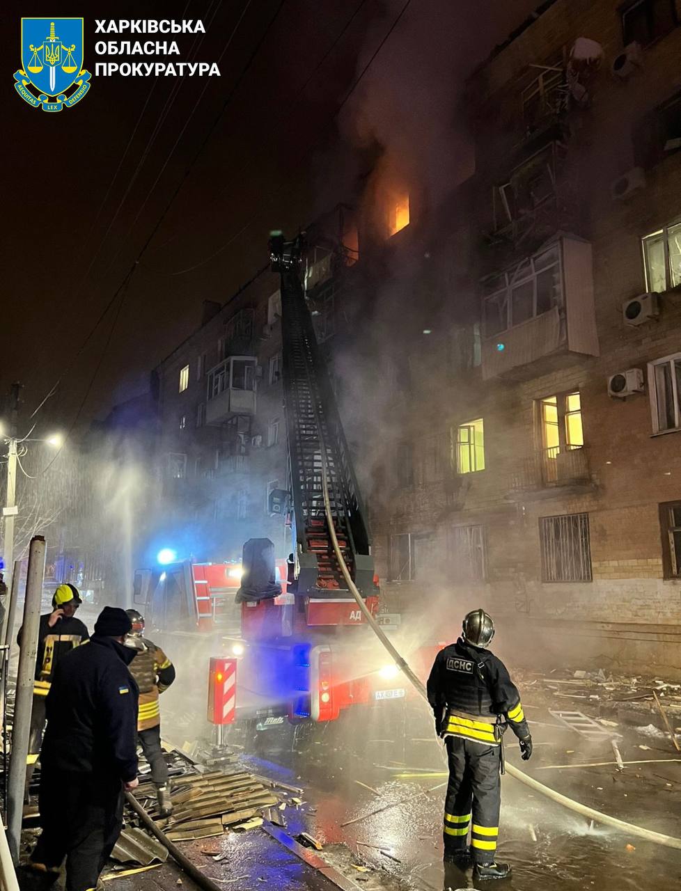 Восемь пострадавших: РФ ударила БпЛА по жилому дому в Харькове.