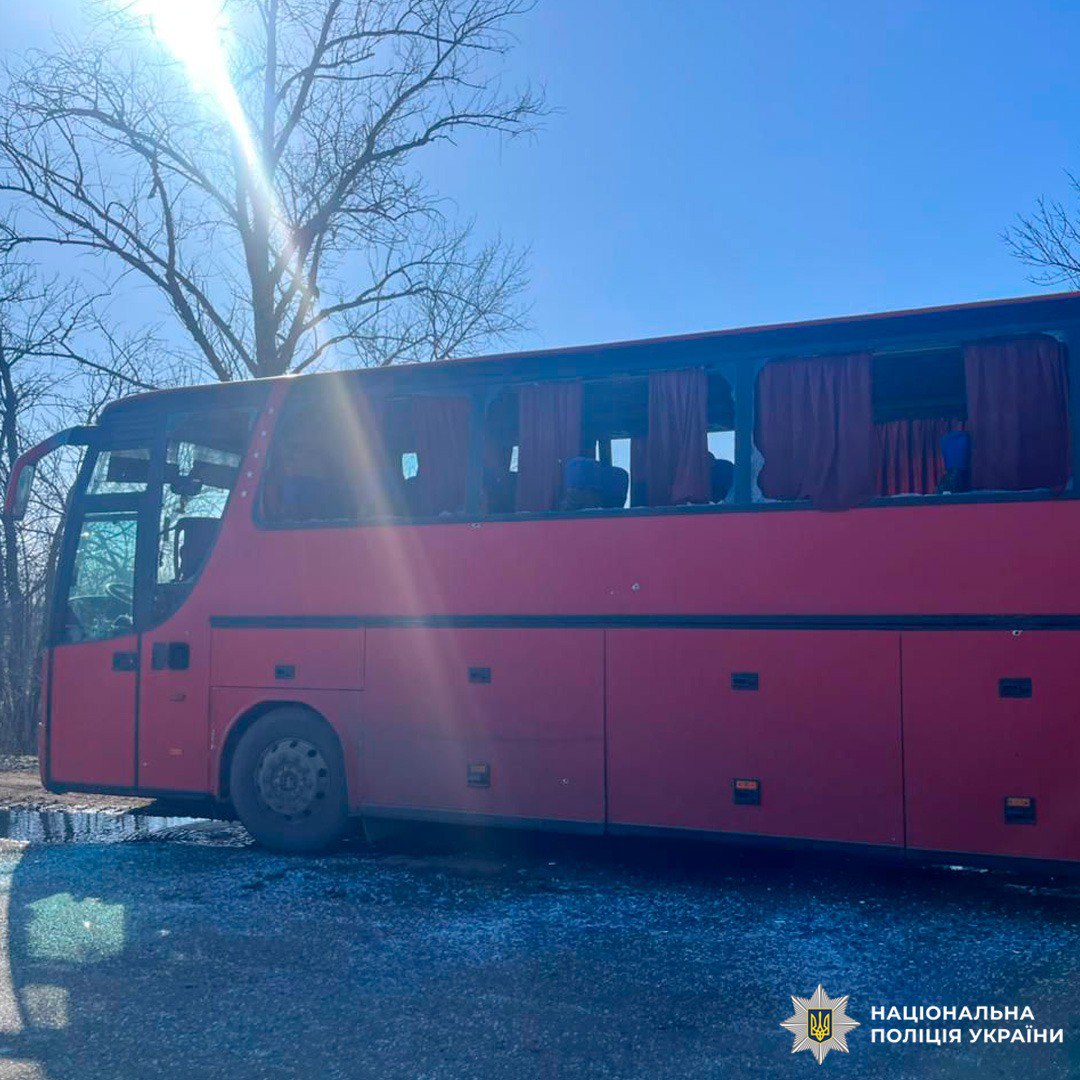 Войска РФ ударили дроном по рейсовому автобусу Харьков &ndash; Великий Бурлук, есть погибшие и раненые.