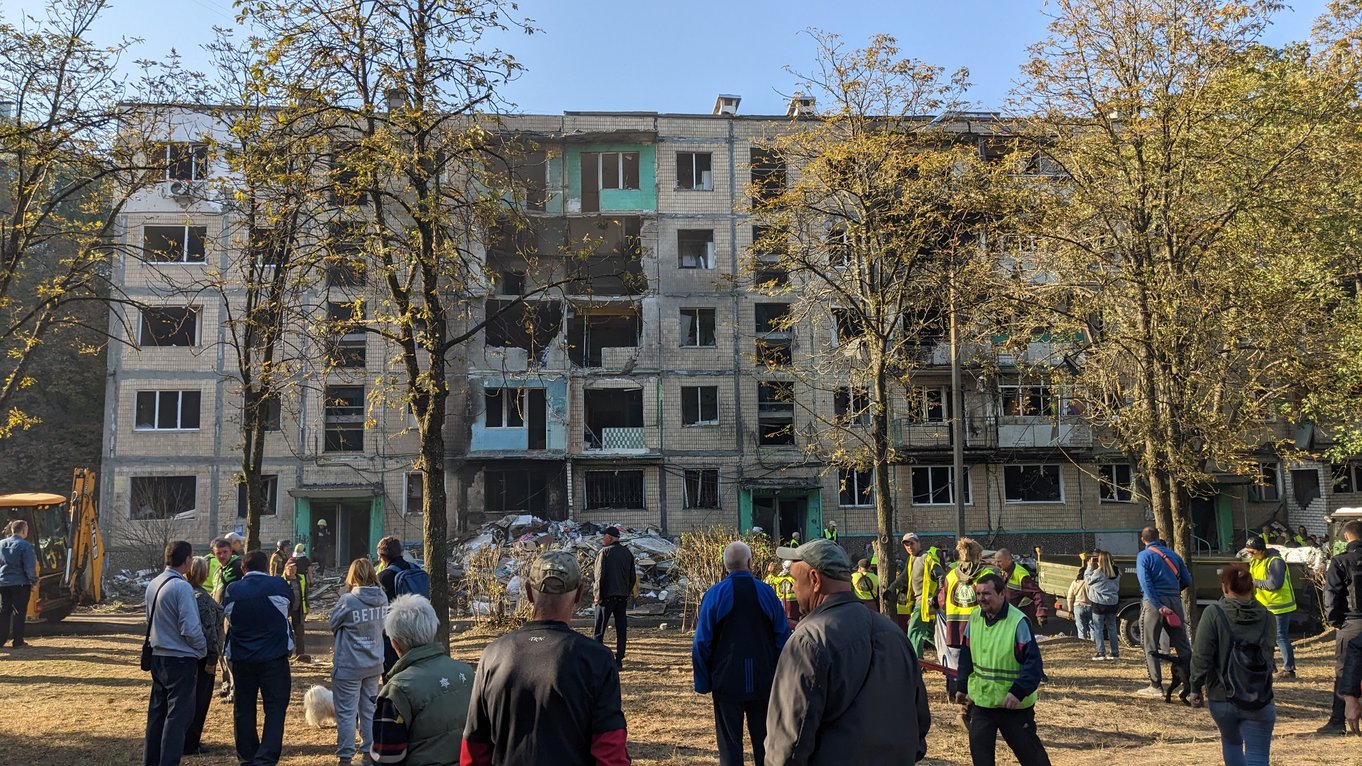 Обстрел Харькова и пригорода: есть пострадавшие, возникли проблемы с энергоснабжением фото 5 4