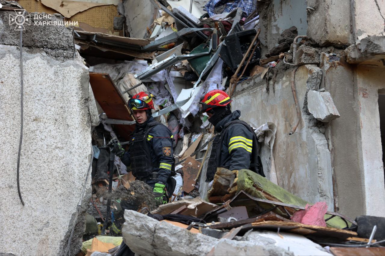 Трое погибших, среди них двое детей: на Салтовке завершили разбор завалов после обстрела многоэтажки.