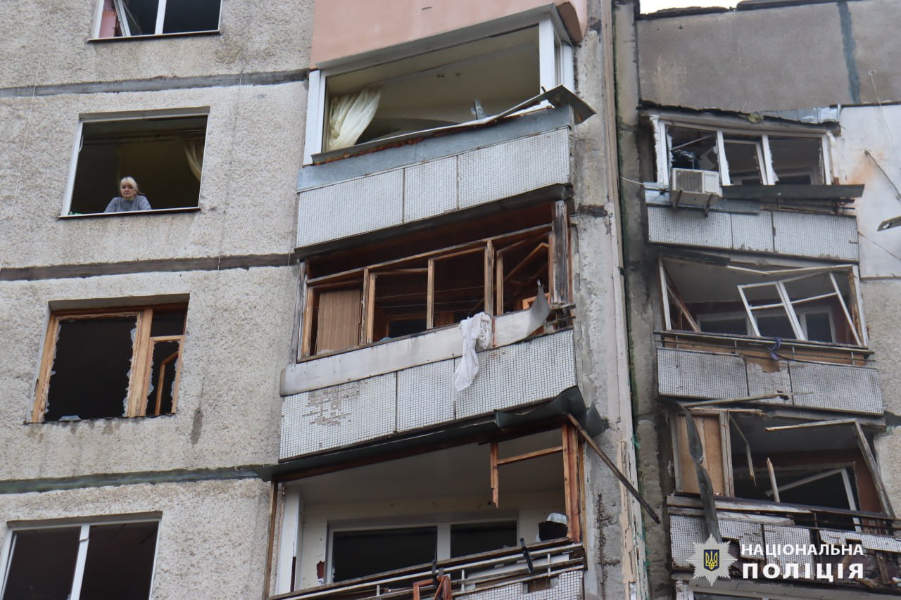 Родичі за кордоном: встановлено особу чоловіка, який загинув під час авіаудару по житловому будинку на Салтівці.