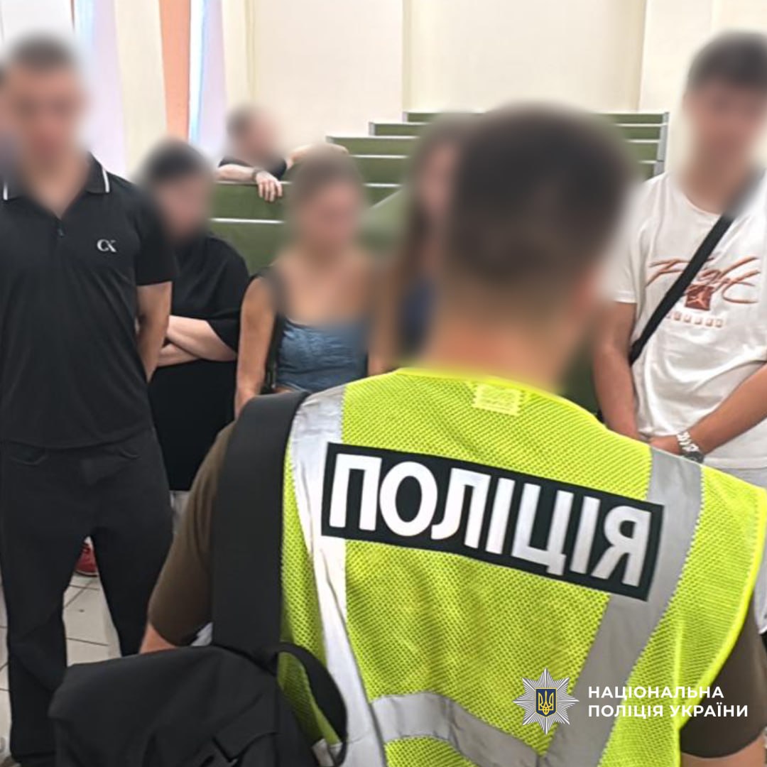 В Харькове ликвидировали семь мошеннических call-центров.