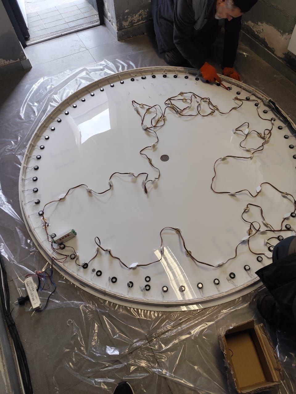 В Саржином яру обновляют часы.