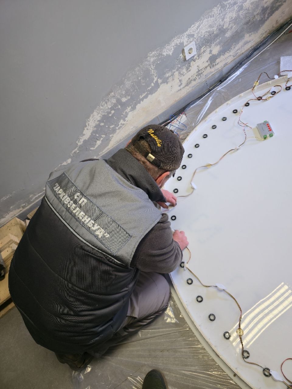 В Саржином яру обновляют часы.