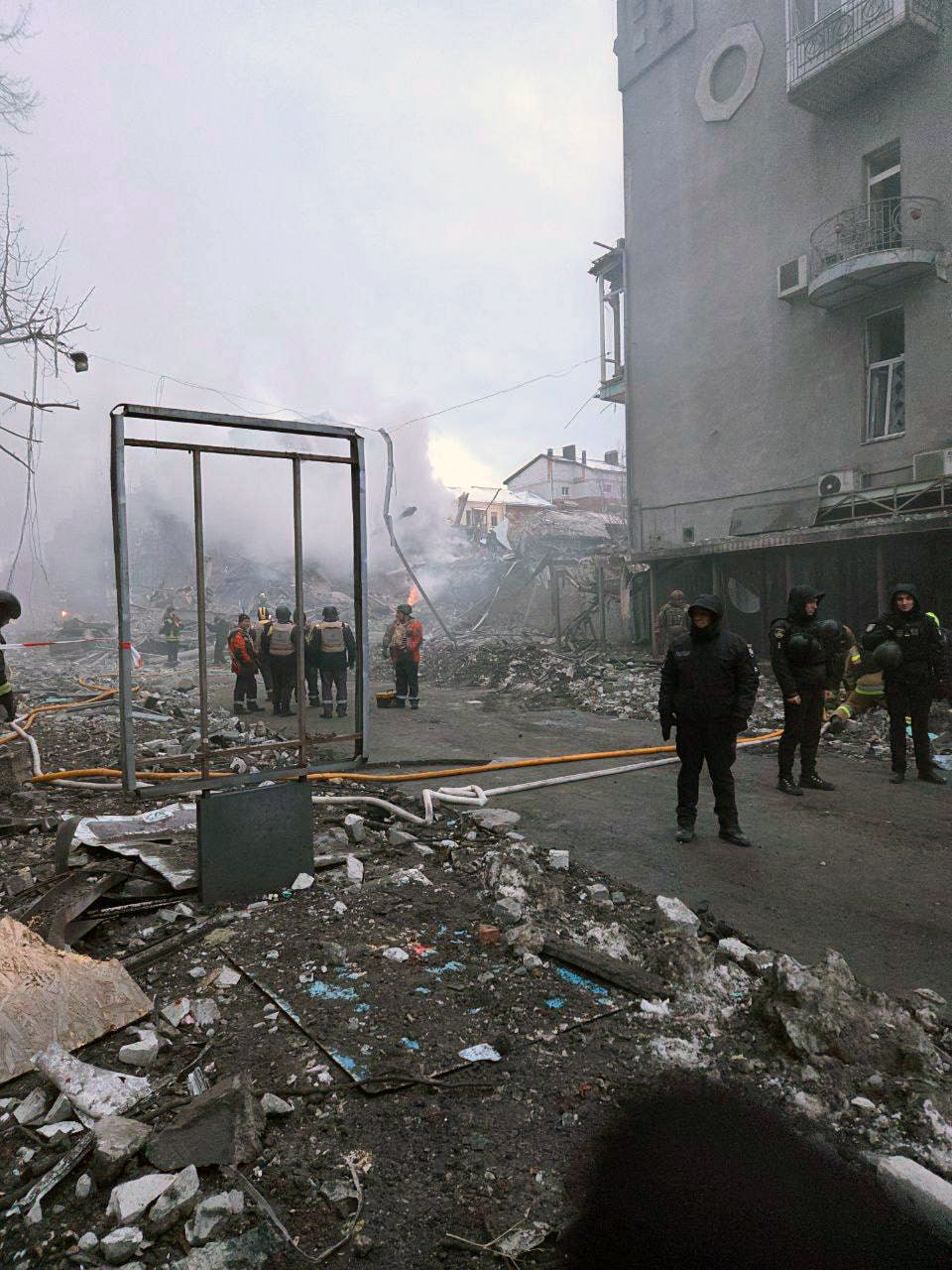 Два ракетных удара по центру Харькова: что известно фото 1