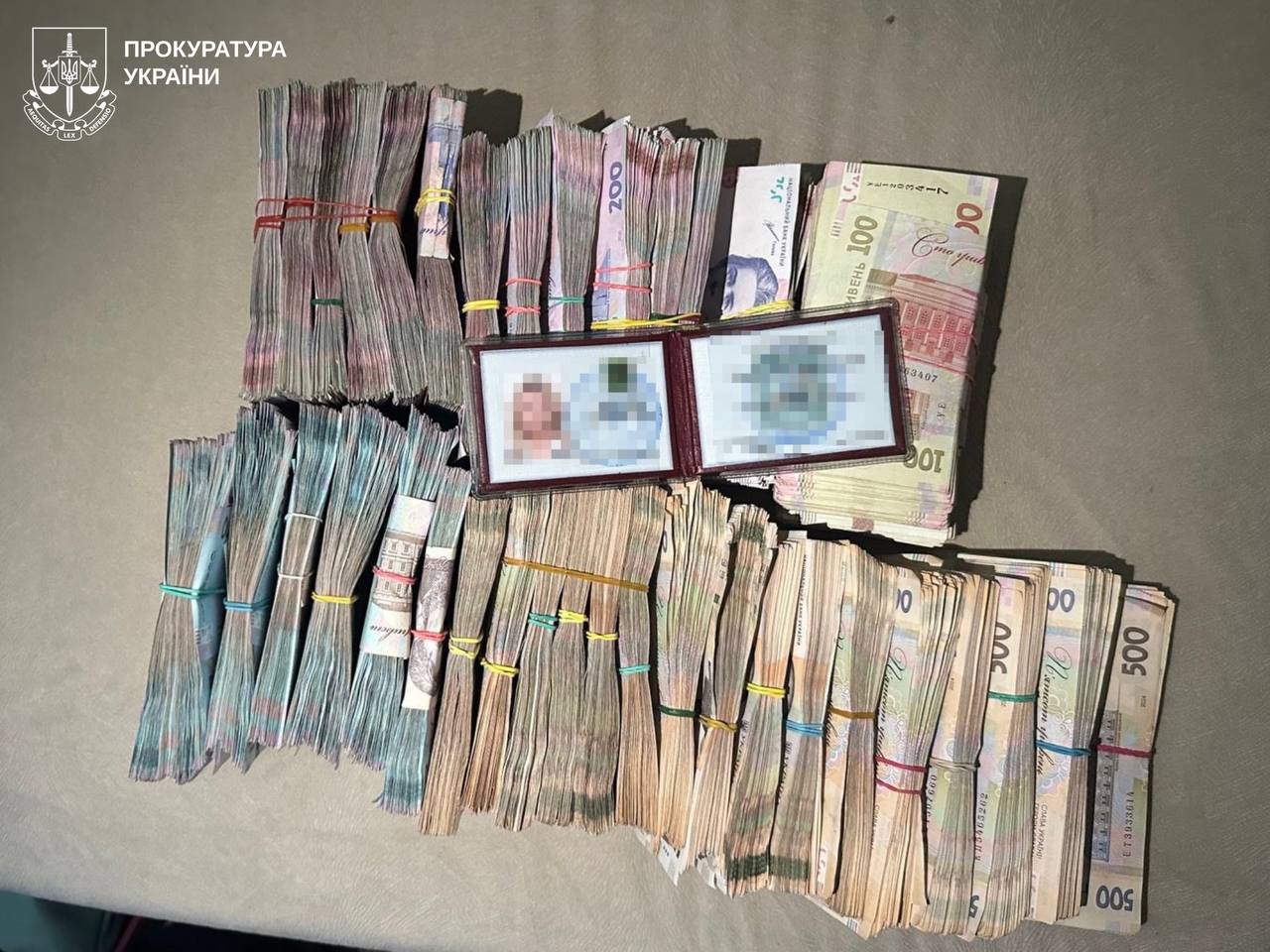 Чиновницу Харьковского горсовета поймали на "откатах" на ремонтах домов.