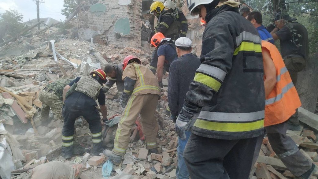 Во время ракетного удара по Чугуеву погибла супружеская пара.