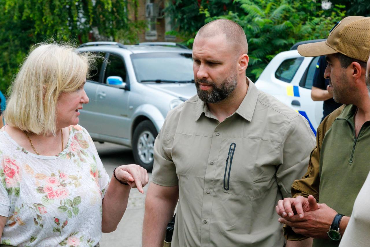 Є постраждалі: у Чугуєві під завалами й досі перебувають люди.