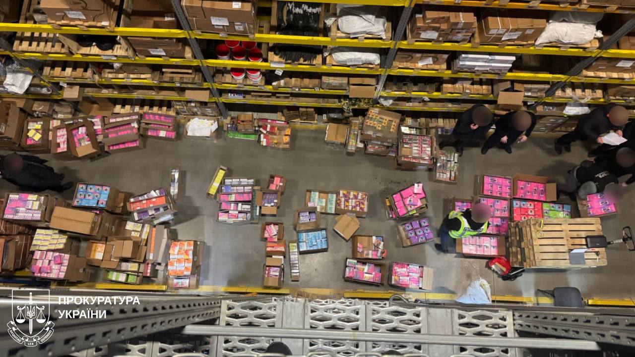 Под Харьковом прикрыли незаконную торговлю электронными сигаретами из Китая.