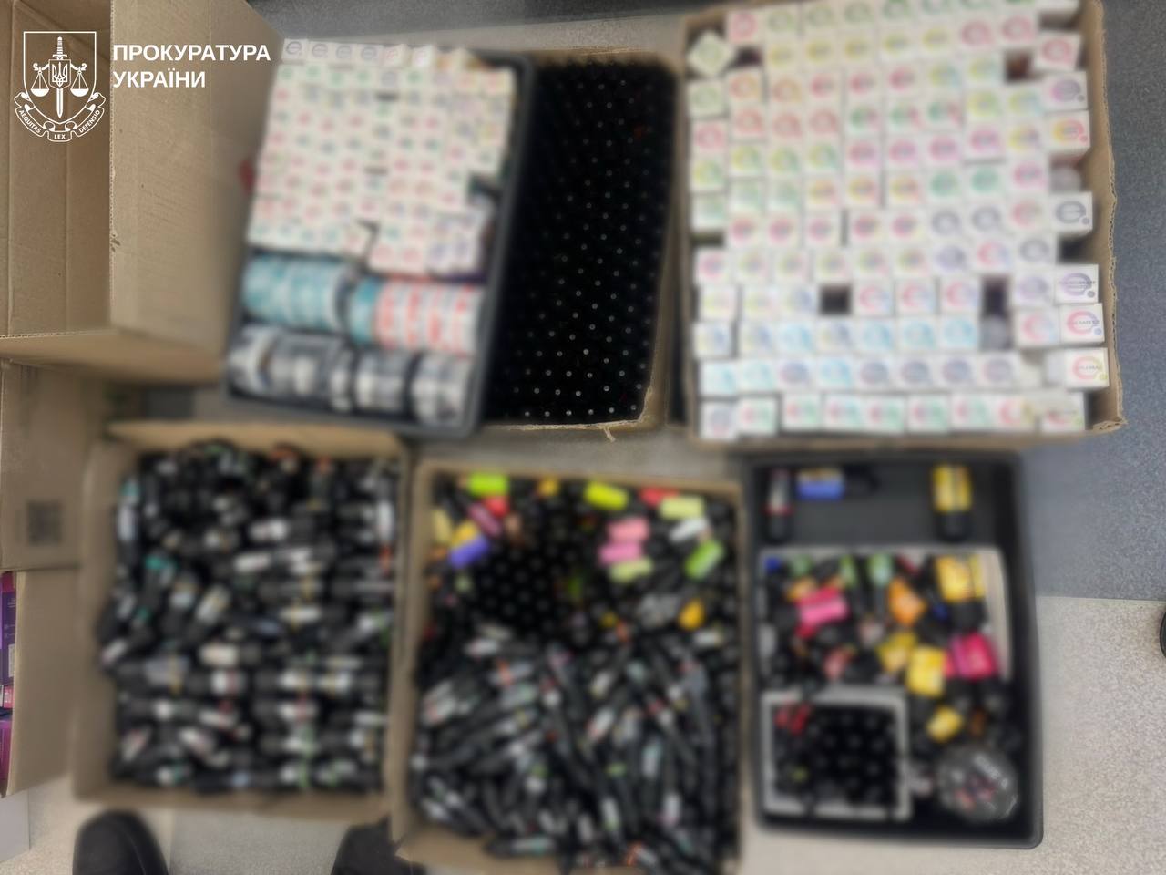 У Харкові ліквідували мережу нелегальних магазинів із продажу "електронок" фото 4 3