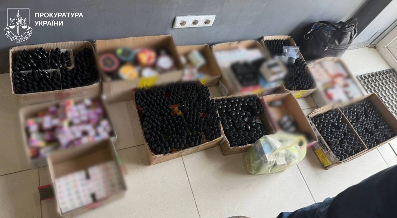 У Харкові ліквідували мережу нелегальних магазинів із продажу "електронок" фото 5 4