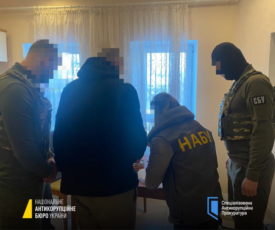 Екс-заступника Харківської облради підозрюють у наданні великої суми грошей.