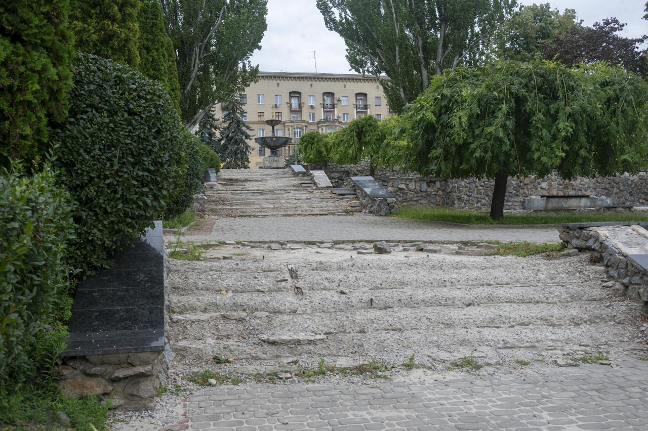 Планують реконструювати: Харківську єпархію зобов&rsquo;язали повернути місту Соборний сквер.