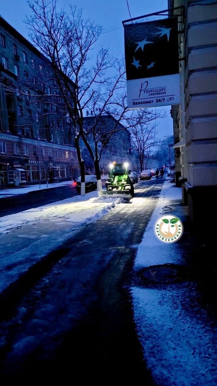 В Харькове выпал сильный снег.