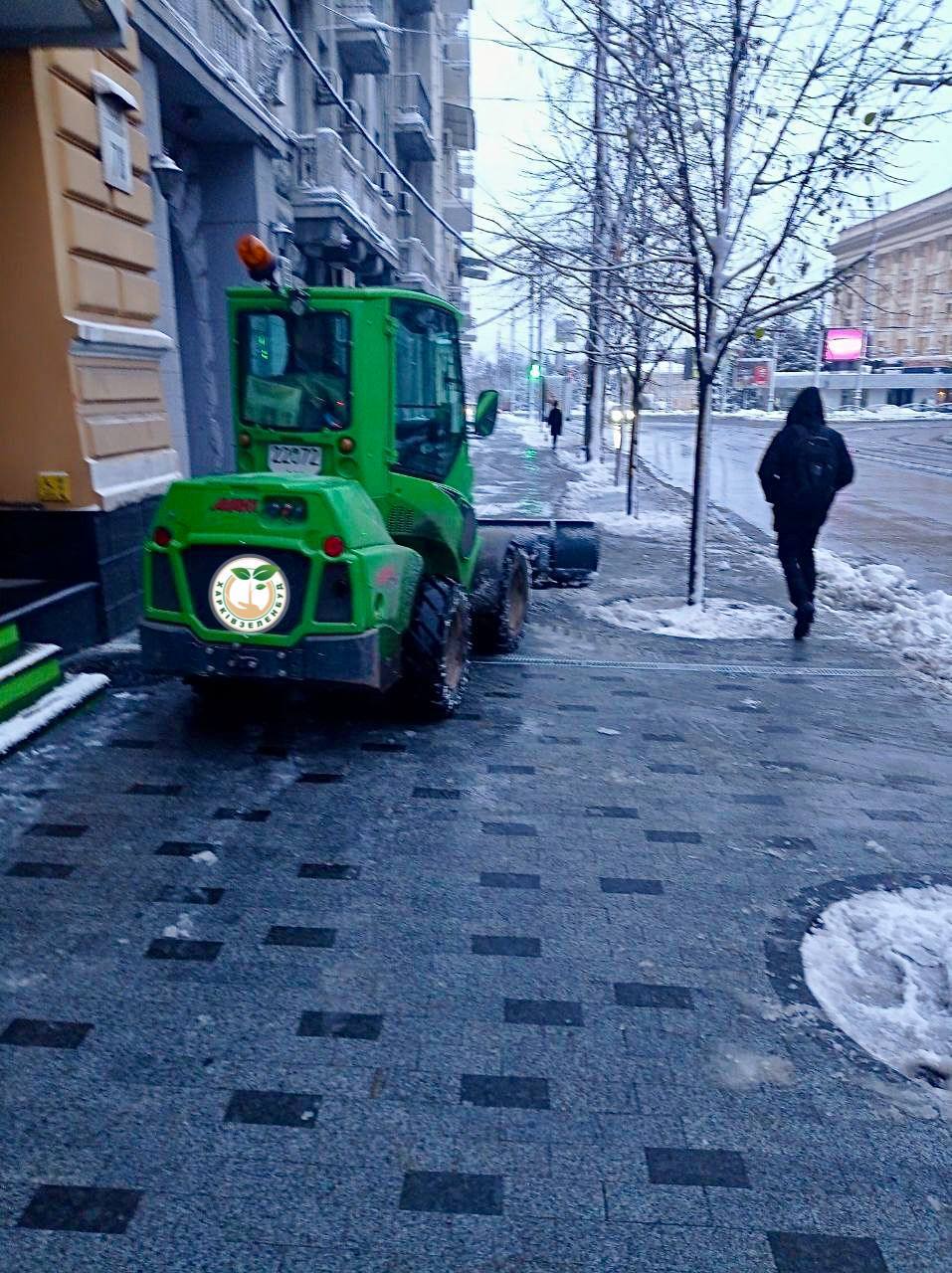 В Харькове выпал сильный снег.