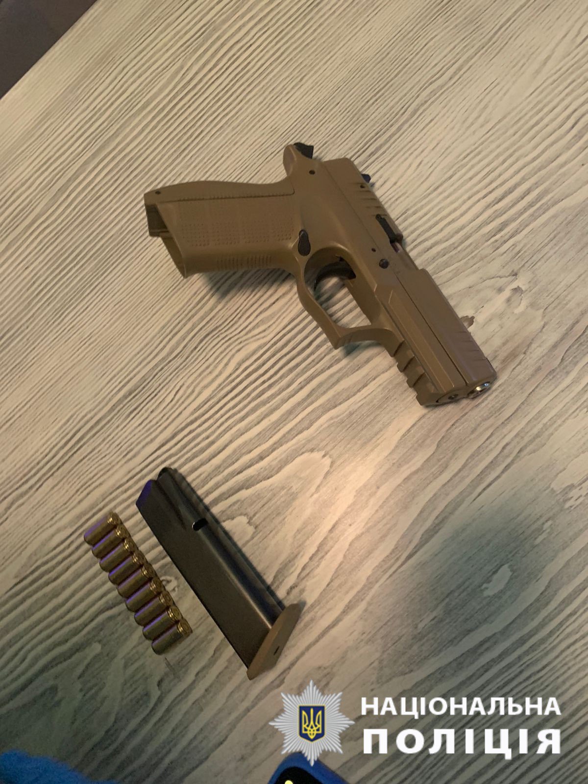 В Харькове мужчина устроил стрельбу в кафе.