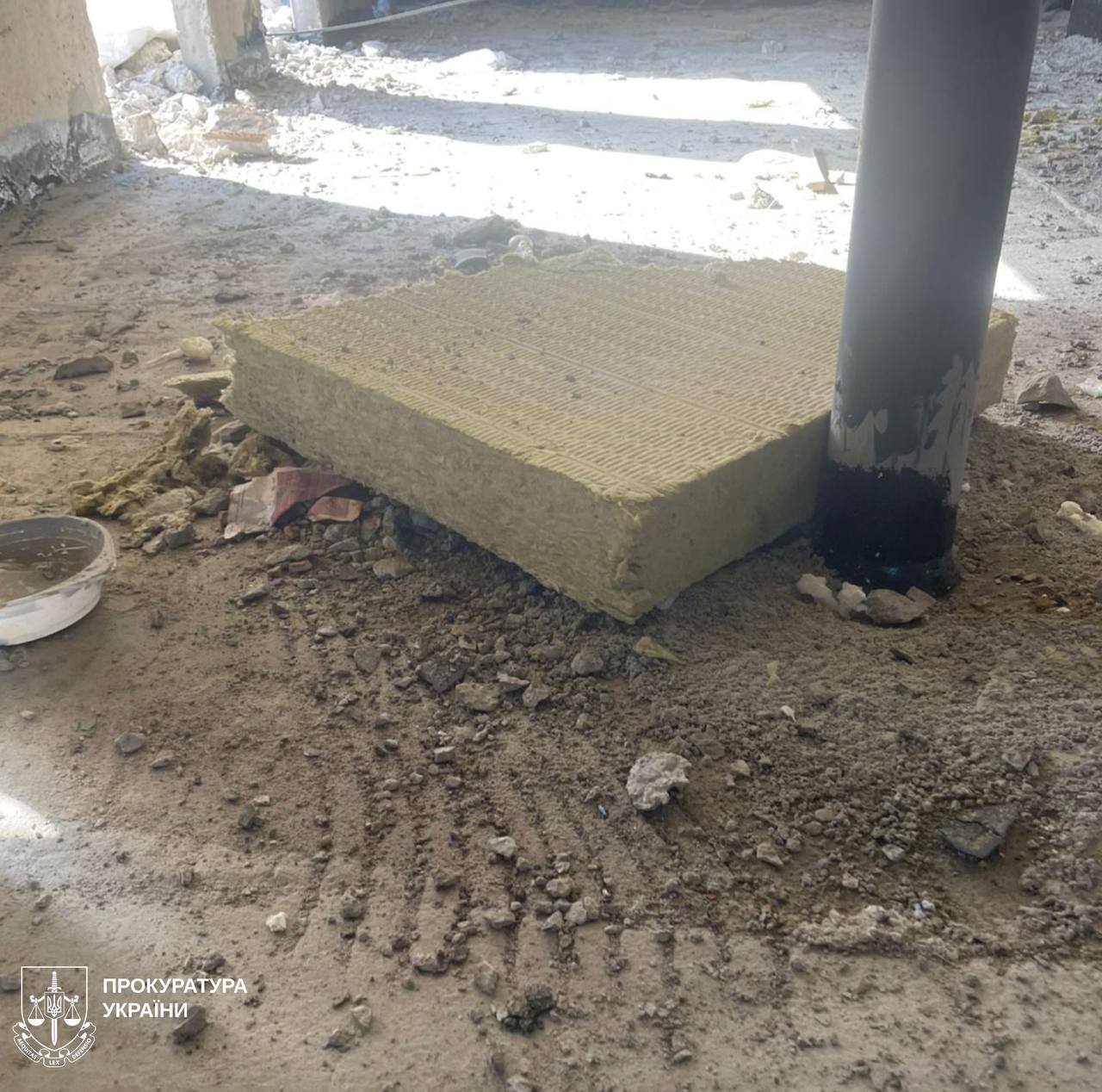 Махінації на ремонті зруйнованого будинку на Салтівці: директор будівельної фірми отримав підозру.